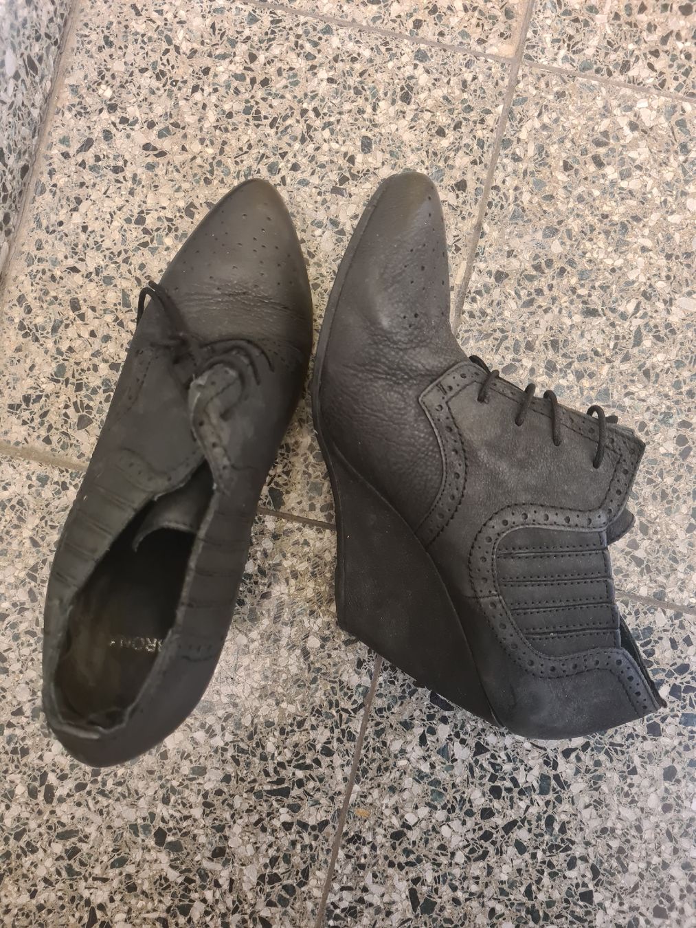 Scarpe da donna: Stiefeletten mit Keilabsatz, Gr. 39.5 – Usato da Zürich venduto da nel_k752 1