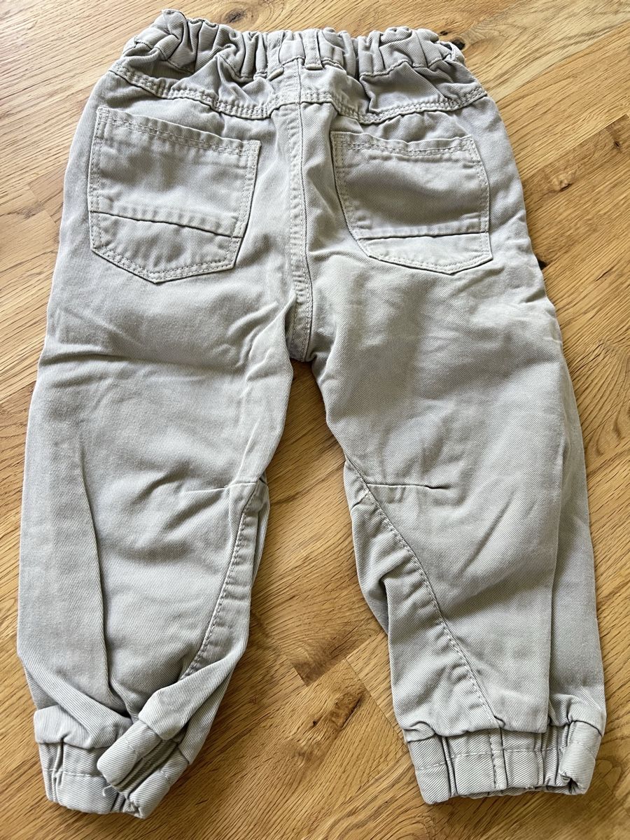 Pantaloni: Jeans Baby Grau Gr.86/92 George. – Usato da Zollikerberg venduto da Huglina 2