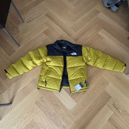North Face Retro Nuptse Deep Dijon Grösse M    NEU. Np.385.-