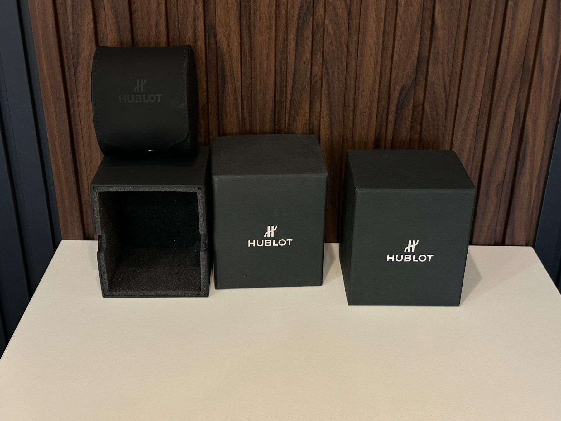 Uhrenboxen: Hublot Serviceetuis – Gebraucht aus Zürich von Stargold-Accessoires