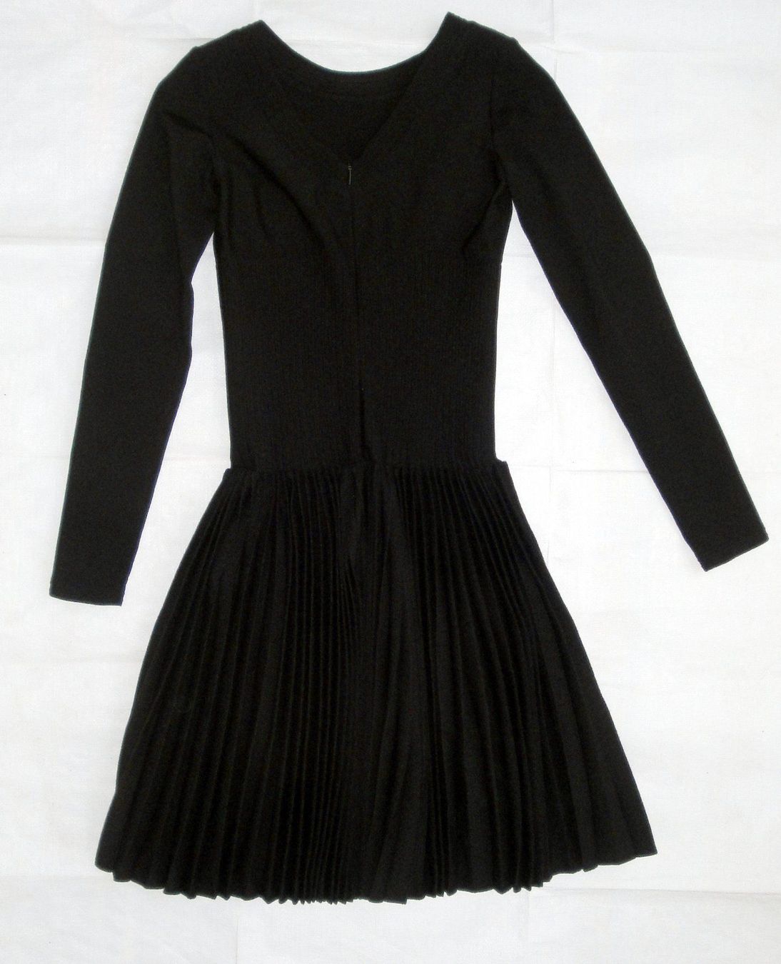 Alaia Vestiti: NEU original Alaia Kleid Wolle – Nuovo (secondo la descrizione) da Zurich venduto da ogidko 1