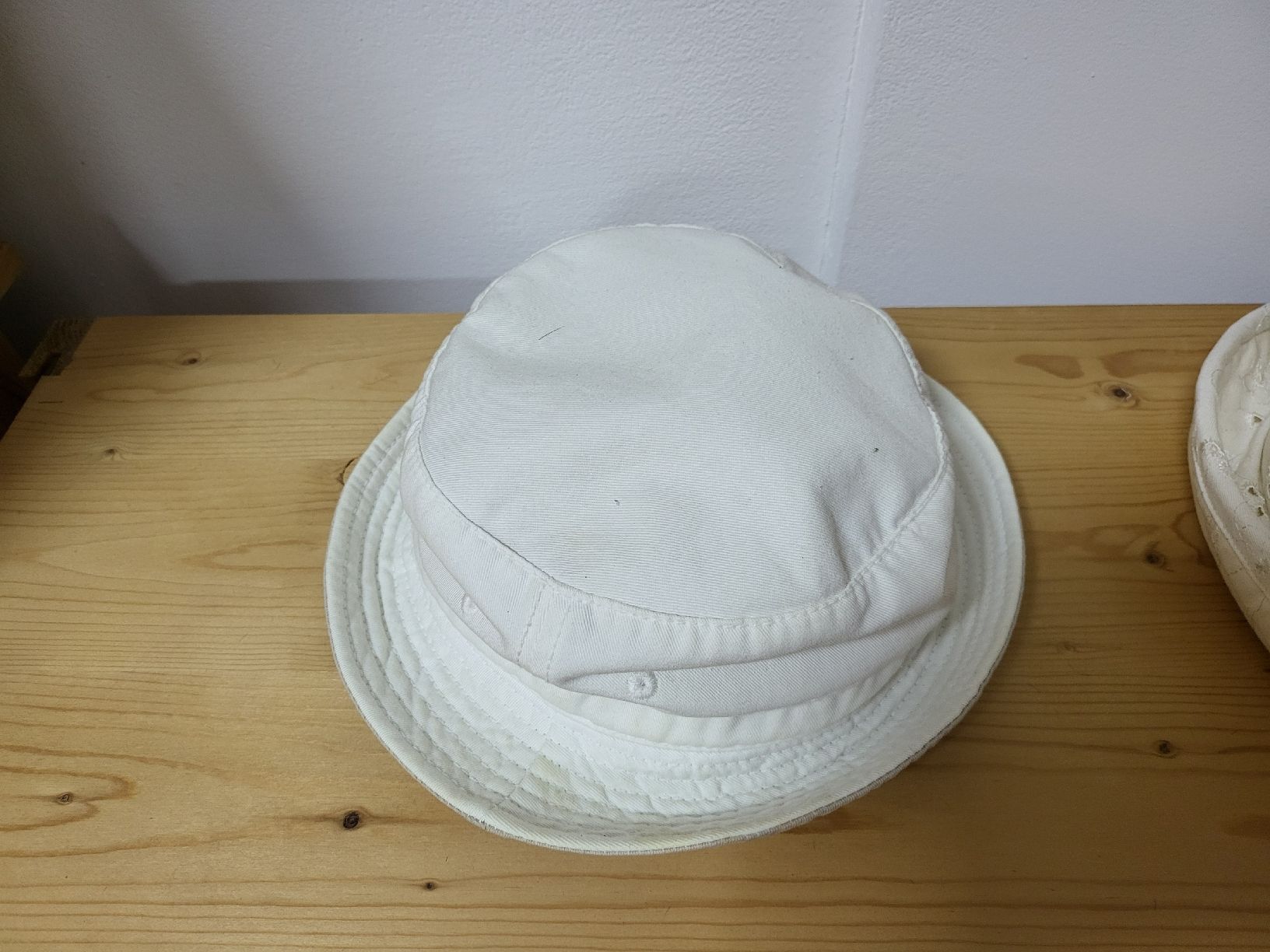 C&A Chapeaux, bonnets & casquettes: Sommerhut weiss – D'occasion à Horgen par 2CH70