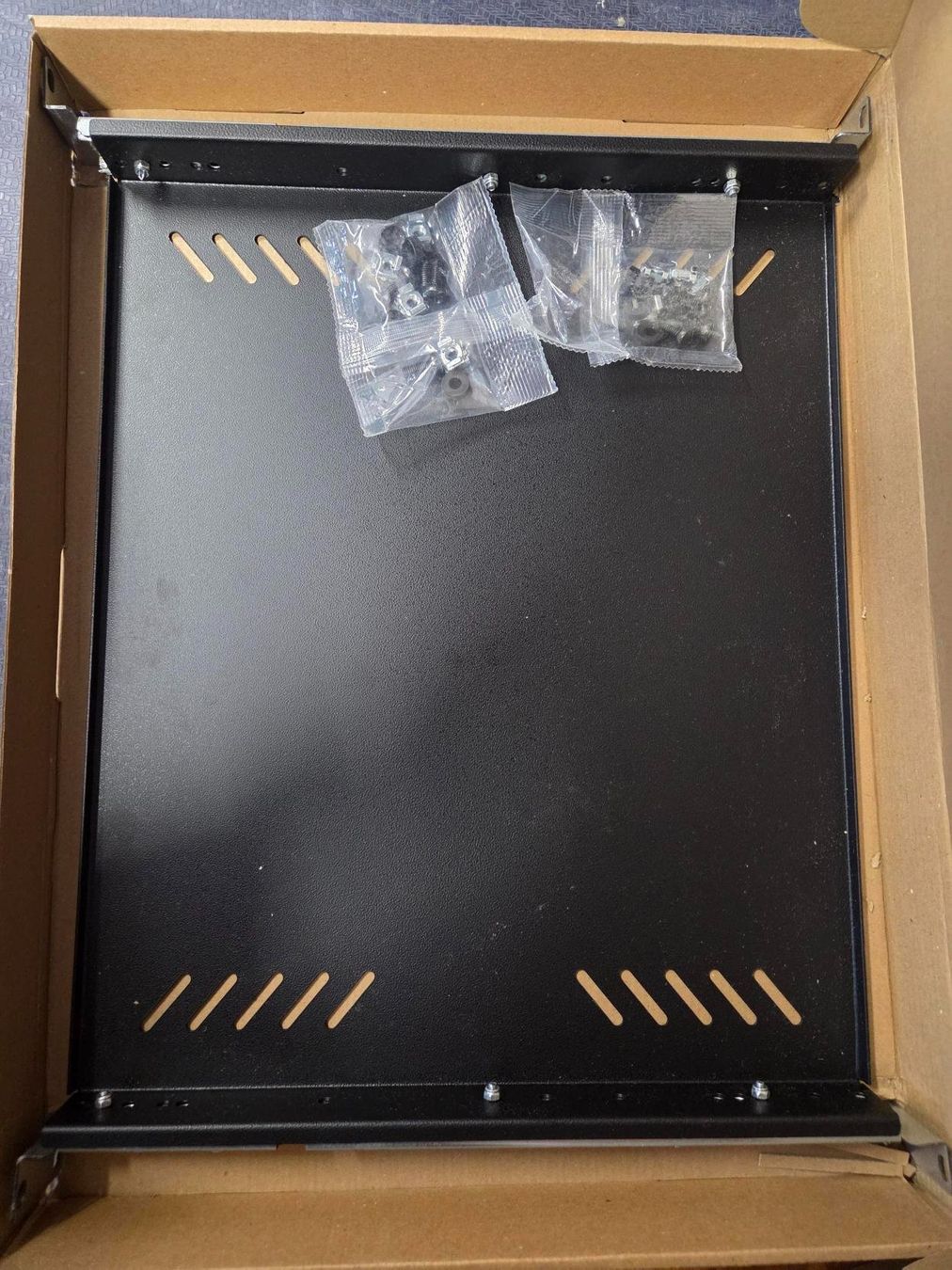 Elettrodomestici da cucina: 19" D=600 Special Tray with – Nuovo e nell'imballaggio originale da Gossau ZH venduto da OrderflowAG
