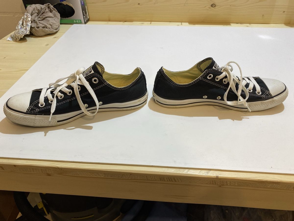 Converse Scarpe da uomo: Converse Chuck Taylor All Star schwarz Grösse 42.5 – Usato da Oberbüren venduto da Citro 5