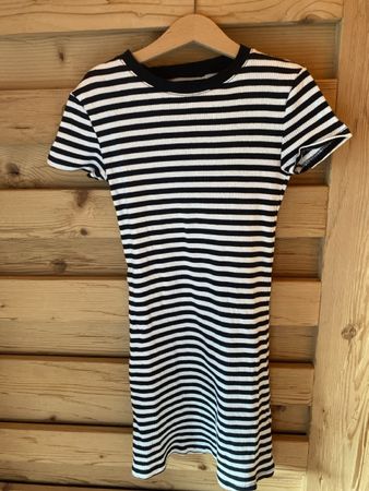 H&M Kleid Gr. 134 sehr guter Zustand