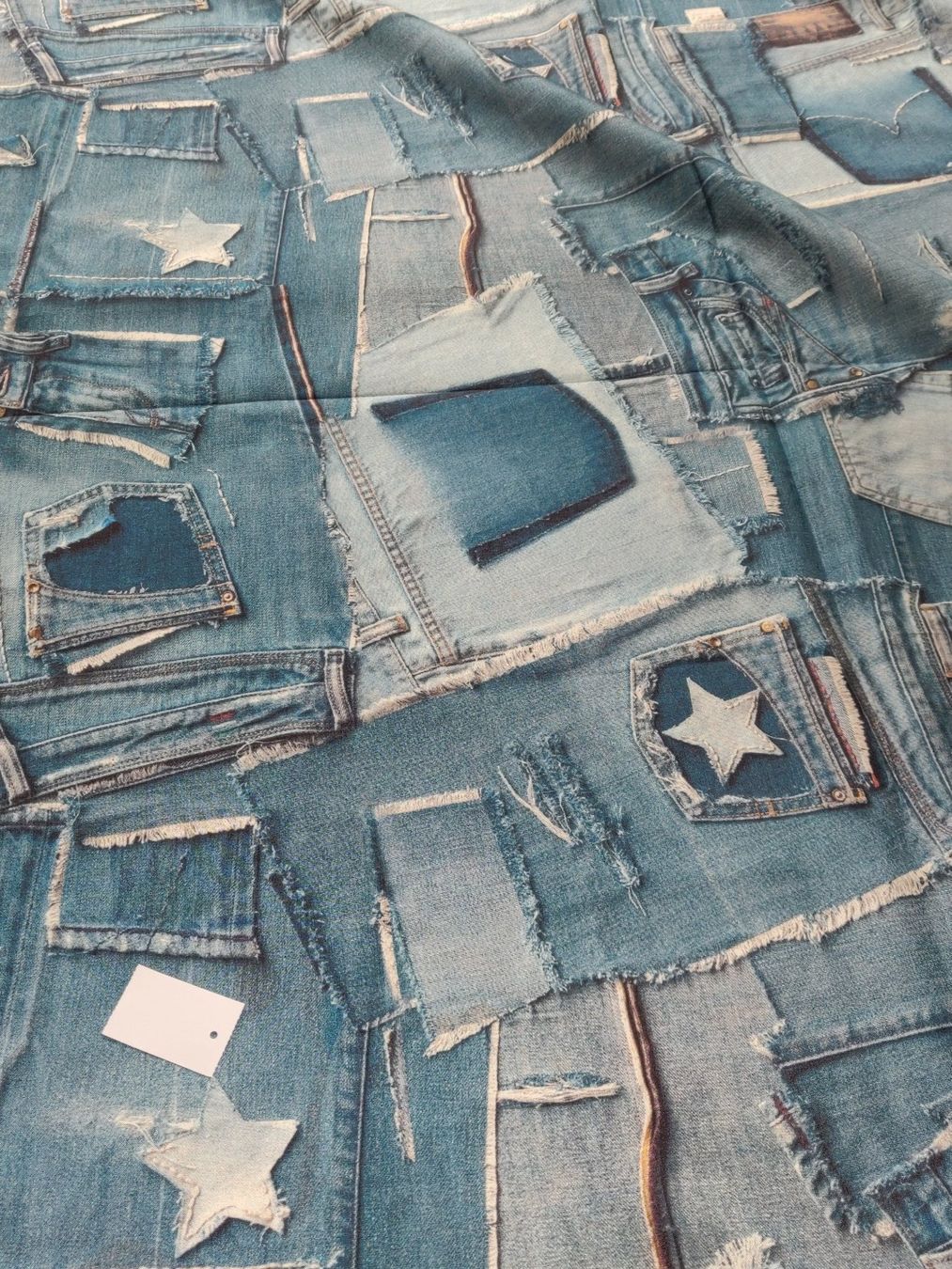 Tessuti: Ital. Seide 100% Stoff 1.50x1.35m blu jeans patchwork chiaro – Nuovo (secondo la descrizione) da Lufingen venduto da Voyager7 1