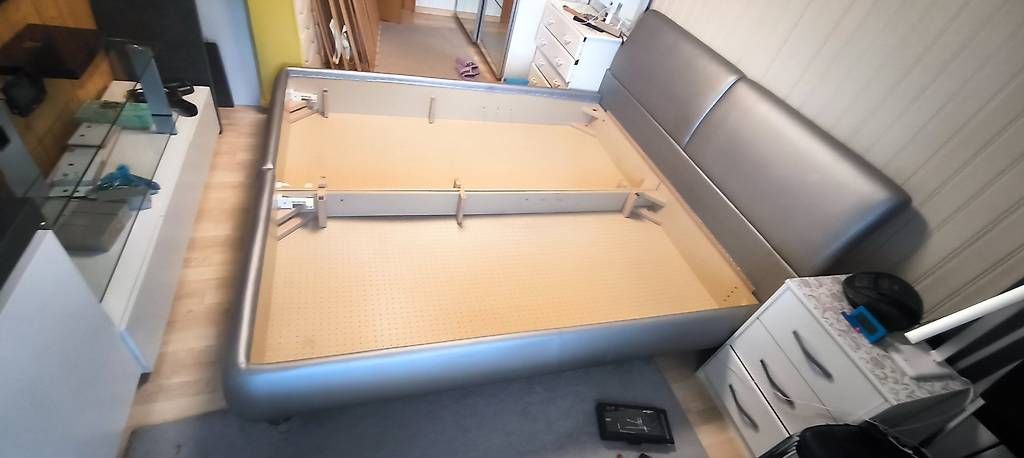 Lits: Bett 180×200 – D'occasion à Gams par MissTraveller 1