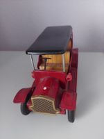 Antikes Blechspielzeugauto, Oldtimer, Sammlerauto