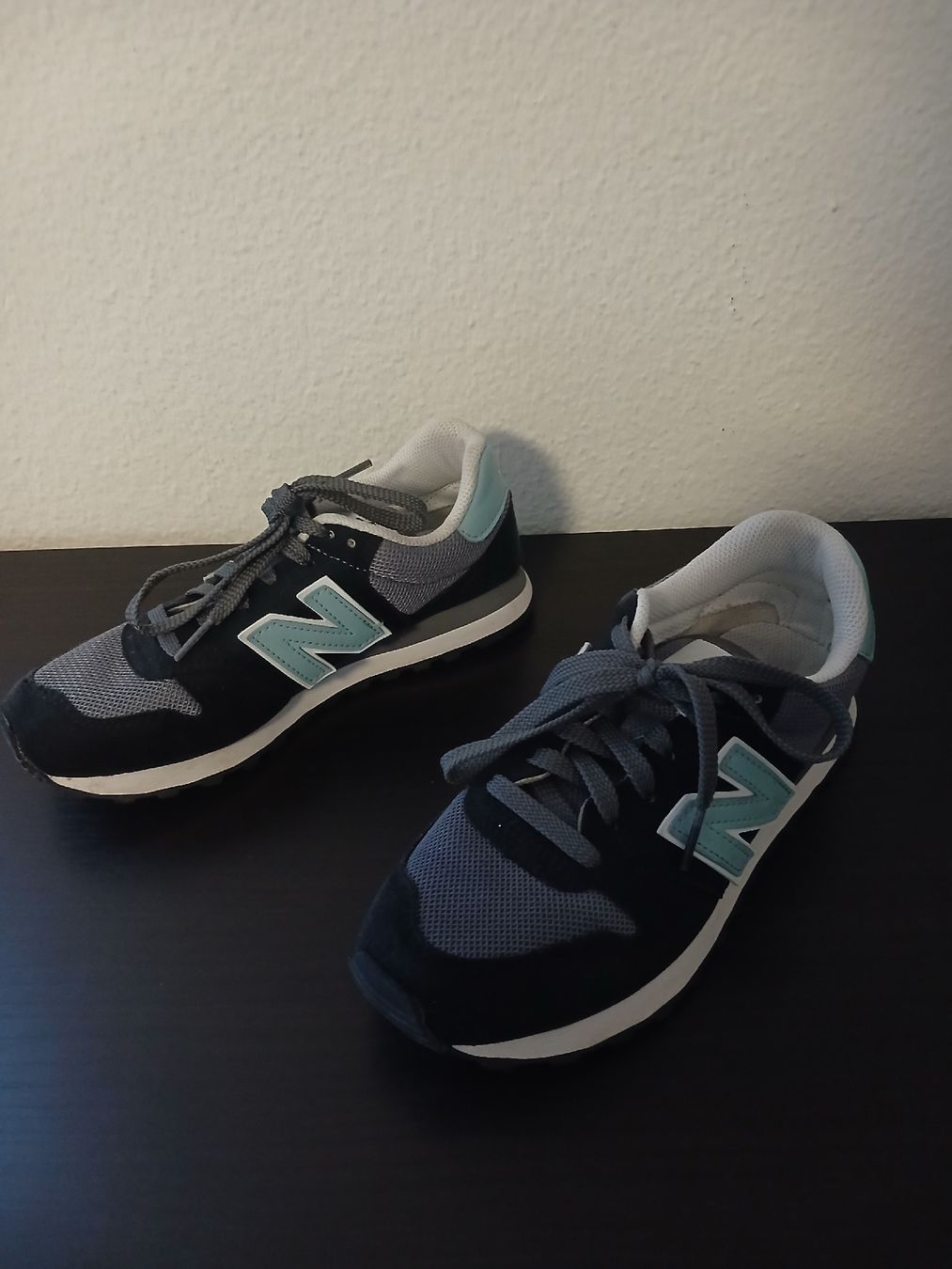 New Balance Damenschuhe: !!! New Balance Schuhe Gr.35 !!! – Gebraucht aus Reinach BL von Ibizo69 1
