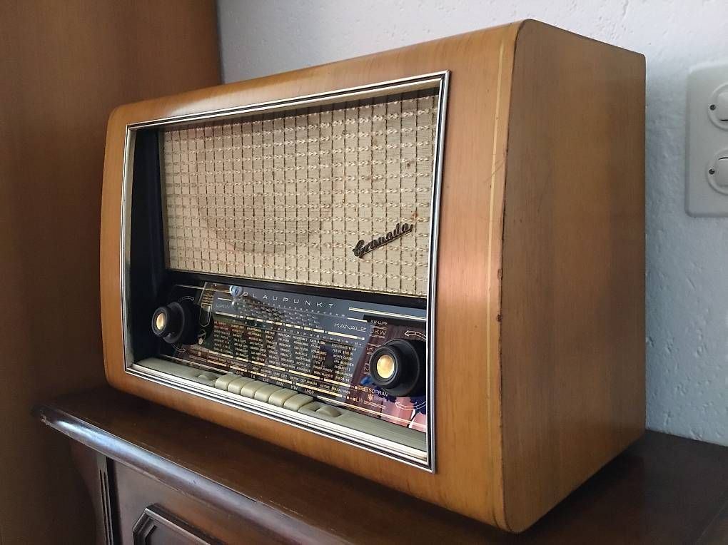 Radio: Radio Blaupunkt Granada 2221 – Usato da Vacallo venduto da annabella57 3