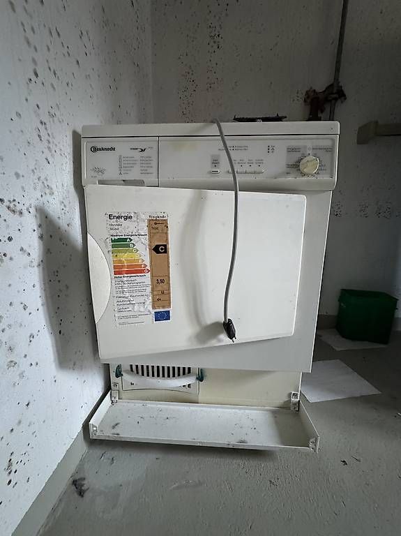Tutte le macchine: Grosser Posten Haushaltsgeräte  – Usato da Münchwilen AG venduto da me2work 4