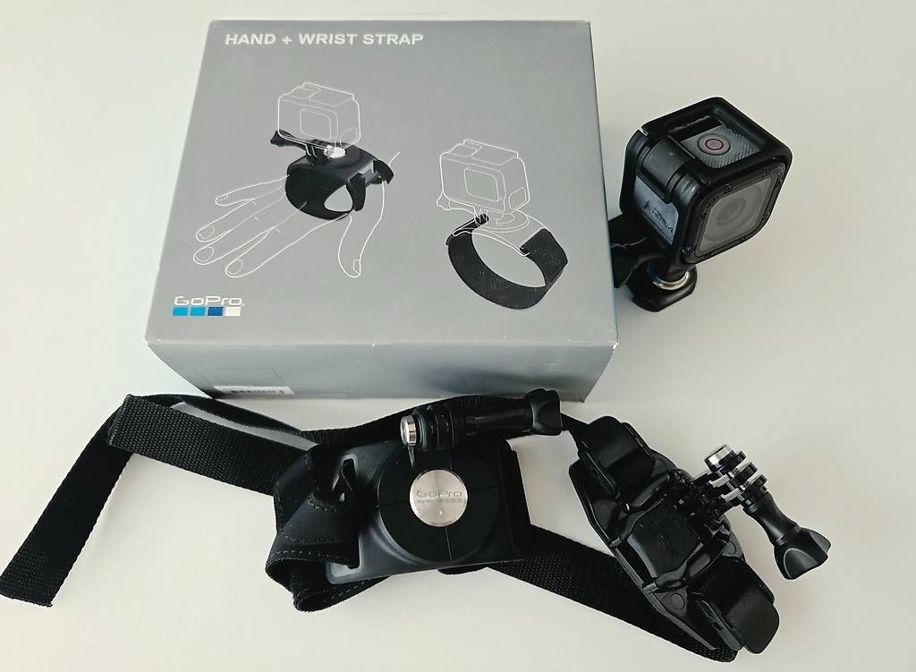 Action Cam: GoPro Hero4 Session mit Zubehör – Usato da Spreitenbach venduto da kel_98vh