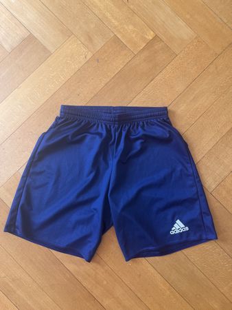 Kurze Adidas Hose, Grösse S