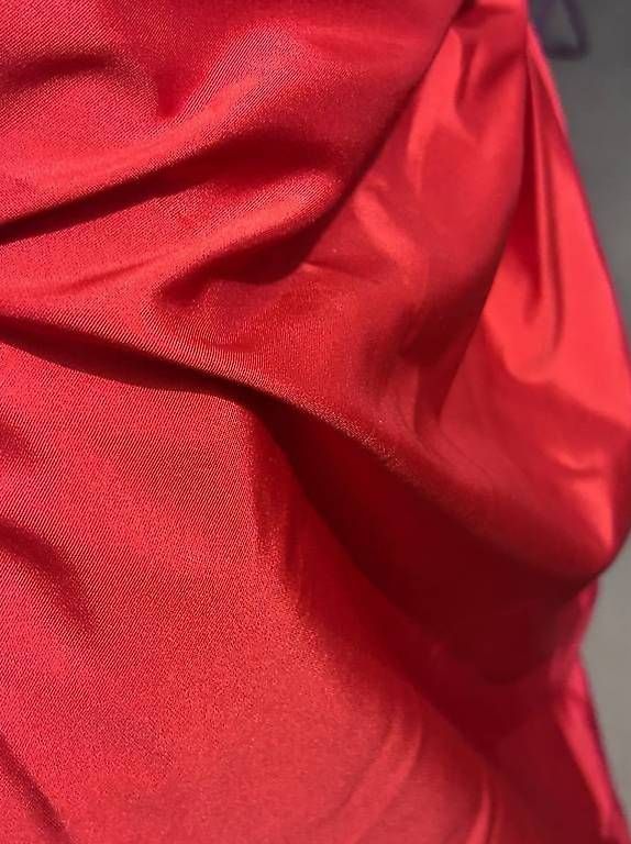Vestiti: Abendkleid  – Usato da Zürich venduto da SingherC 1