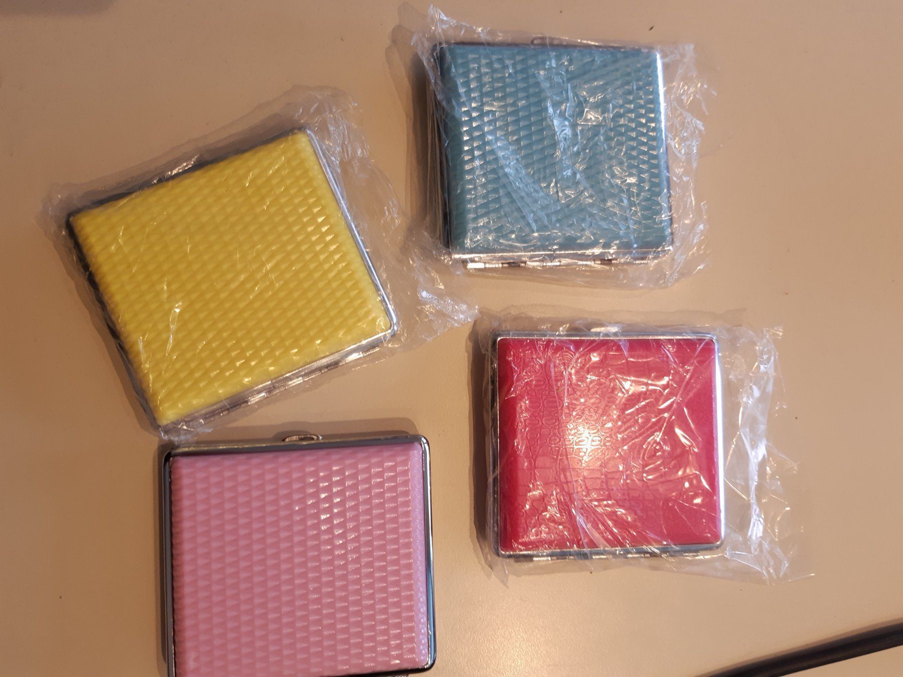 Altri Prodotti per fumatori: Zigaretten etui witziges innenleben – Nuovo e nell'imballaggio originale da Ibach venduto da chaemilochhobbygarte 1