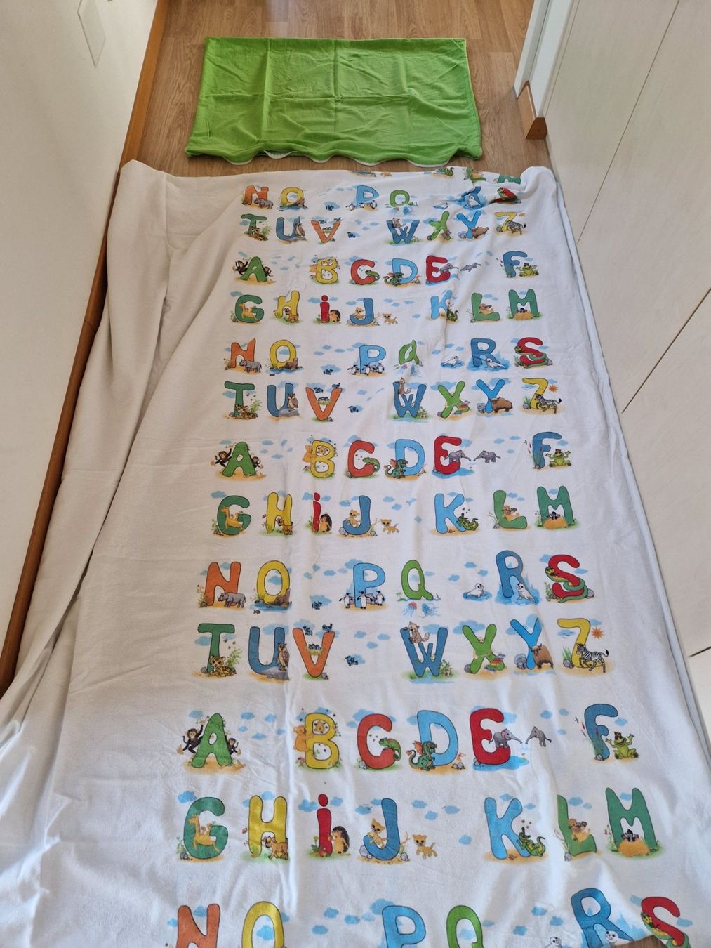 Biancheria da letto: Bettwäsche  / Bettanzug / Anzug ABC – Usato da Giswil venduto da movo08