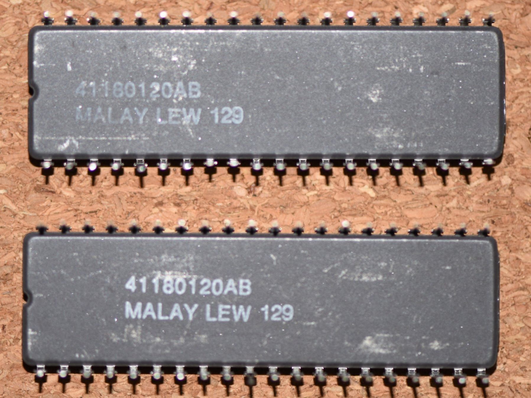 Intel Componenti elettronici: 2x IC Intel D8749H 8‑Bit Microcontroller UV‑EPROM 41180120AB – Nuovo (secondo la descrizione) da Emmen venduto da renerich 3