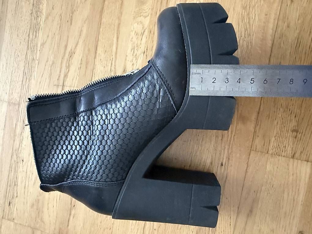 Damenschuhe: Stiefel mit Absatz – Gebraucht aus Biberist von Mar.sil 3