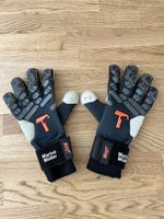 Titan Goalkeeper gloves, size 9, match worn by Marius Müller