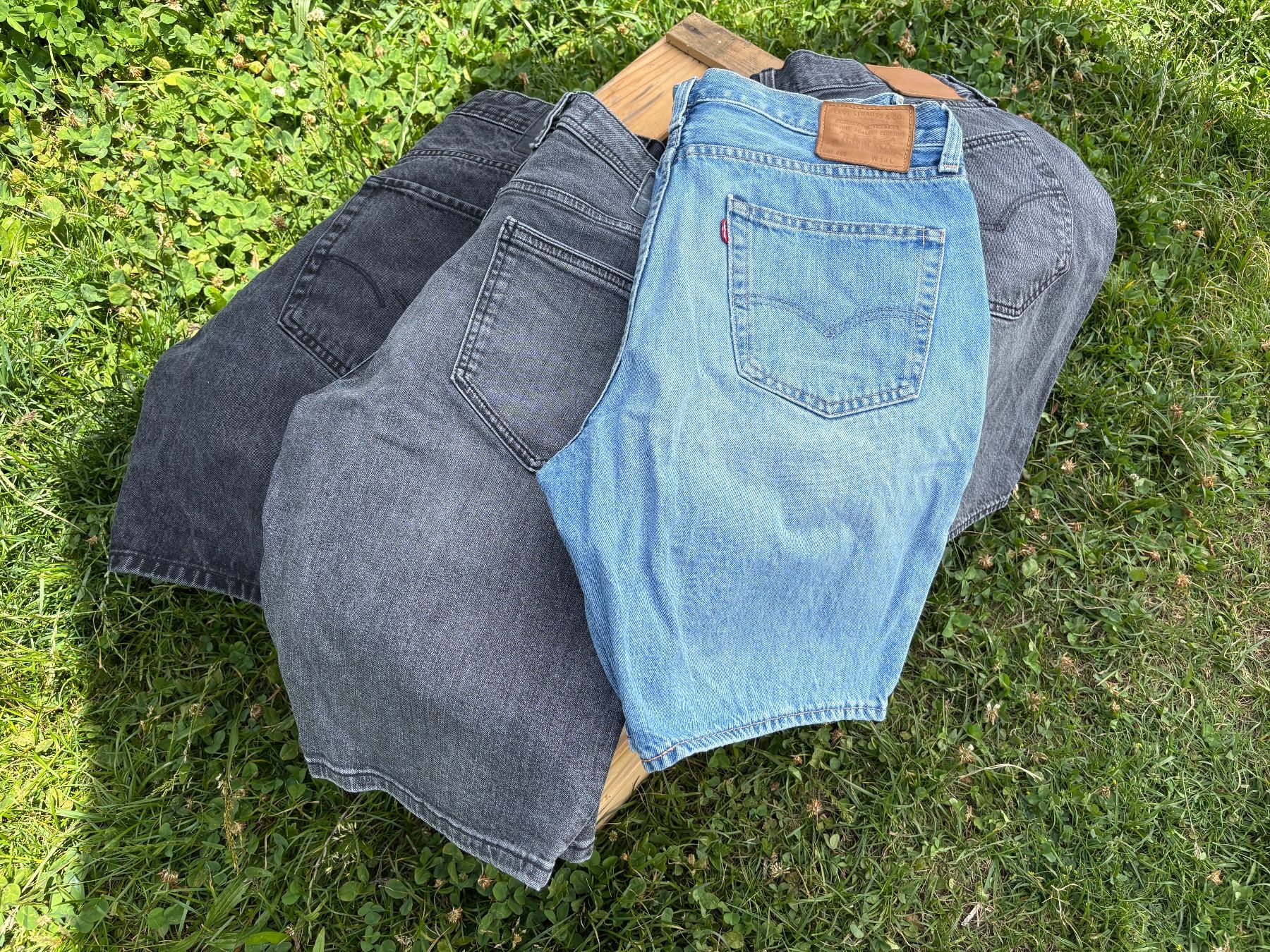 Jeans: 4 schöne Jeans-Shorts – Usato da Feldbach venduto da Olive1 5