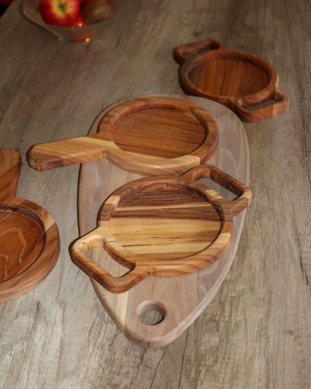 Piatti di portata: Holztablett Servierplatten aus Holz – Nuovo e nell'imballaggio originale da Zürich venduto da Miki_Schreiner 1