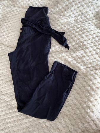 Pantalon grossesse bleu marine, parfait pour l'été!