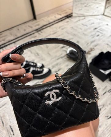 Handtasche Schwarz (mit Stern) neuwertig