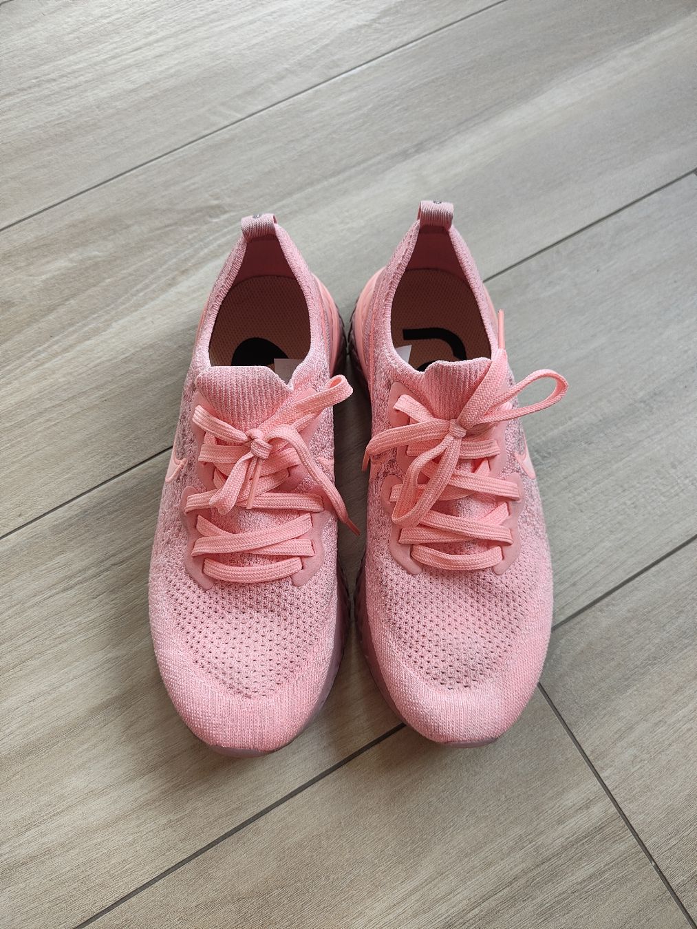 Nike Scarpe da donna: Scarpe da ginnastica Nike Epic React Flyknit, rosa, 40 – Usato da Coldrerio venduto da ivi_g8gb 1