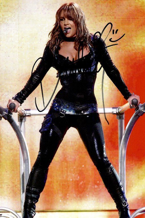 Autogramme: Britney SPEARS in concert / TOP AUTOGRAMM – Gebraucht aus Egg b. Zürich von Dbunny