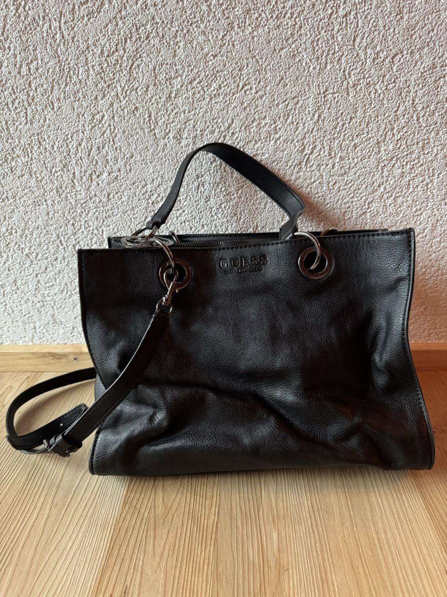 Guess Borse da donna: Guess Tasche – Usato da Brienz BE venduto da Eleri.M