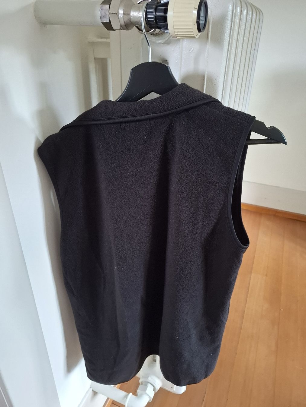 Gilets & Westen: Fleece Weste – Gebraucht aus Muri b. Bern von hos_qg29 2