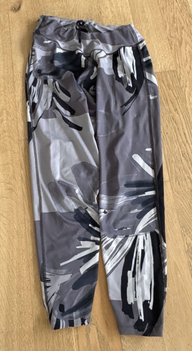 Salomon Leggings: SALOMON DESIGNED FOR FREEDOM ATHLETIC PANTS – Usato da Bertschikon Gossau venduto da CarmenSir