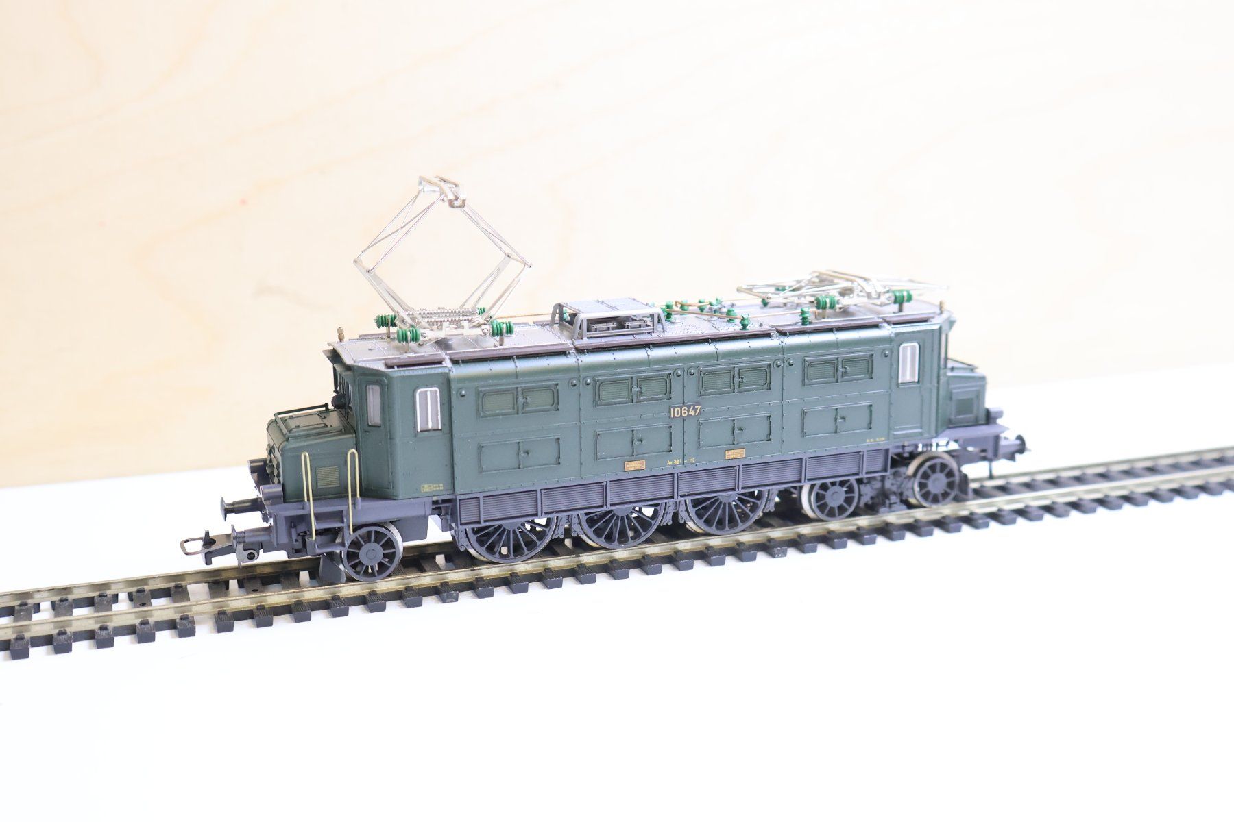 Fleischmann Modelleisenbahnen: Fleischmann SBB Ae 3/6 E-Lok H0 DC – Gebraucht aus Winterthur von Monstera 5