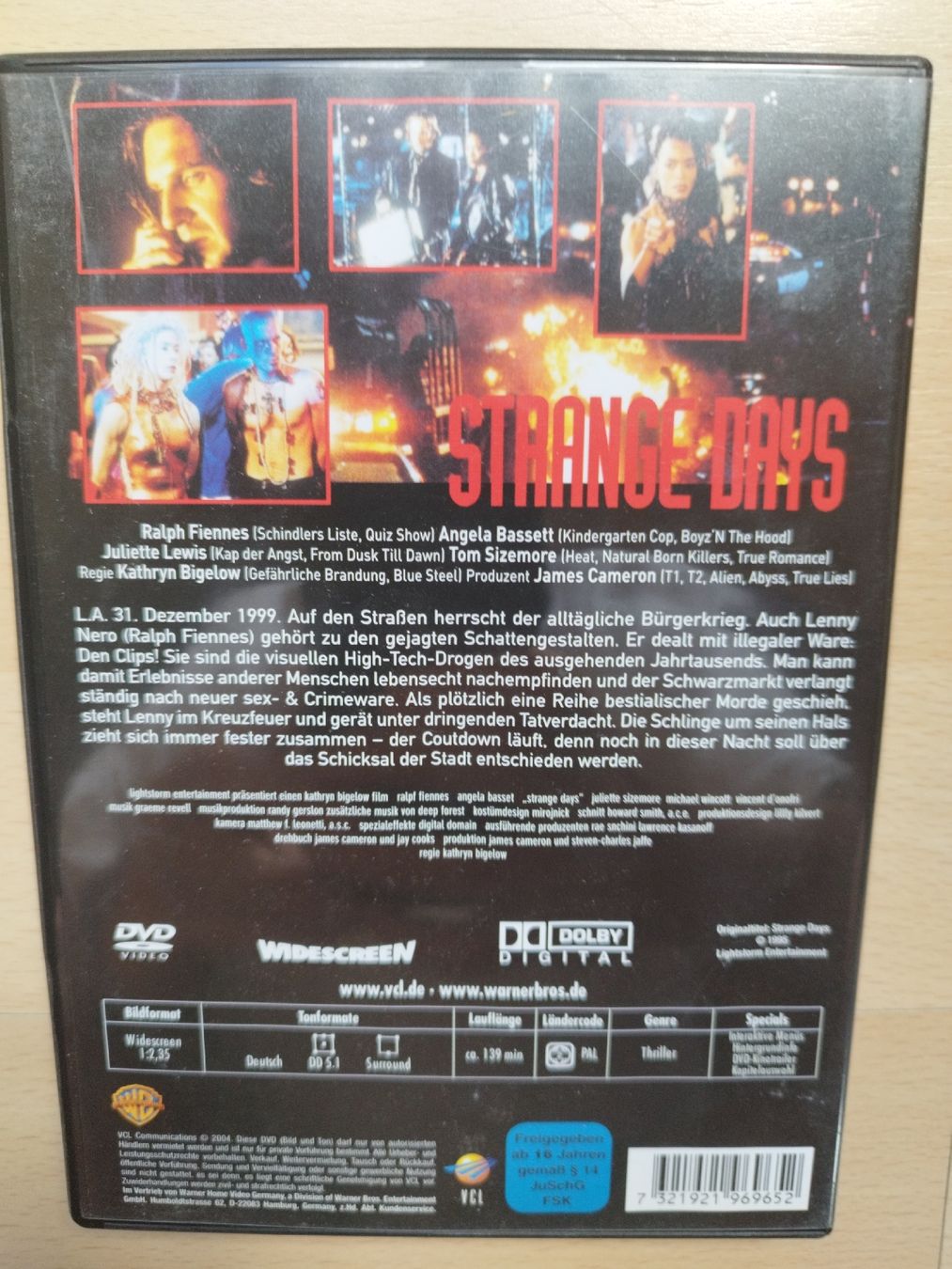 Tutti i DVDs: Strange Days - DVD - Science-Fiction Klassiker – Usato da Rhäzüns venduto da Badihuelsa 1