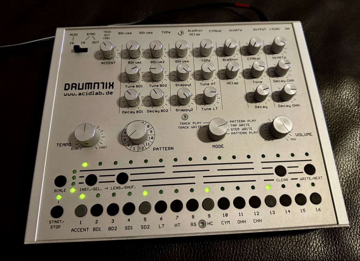 Instruments de musique: Acidlab - Drumatix Drummachine (TR-606 clone) – D'occasion à Zürich par 1cut2
