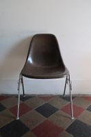 Brauner Eames-Stuhl – Vitra / Herman Miller – gebraucht