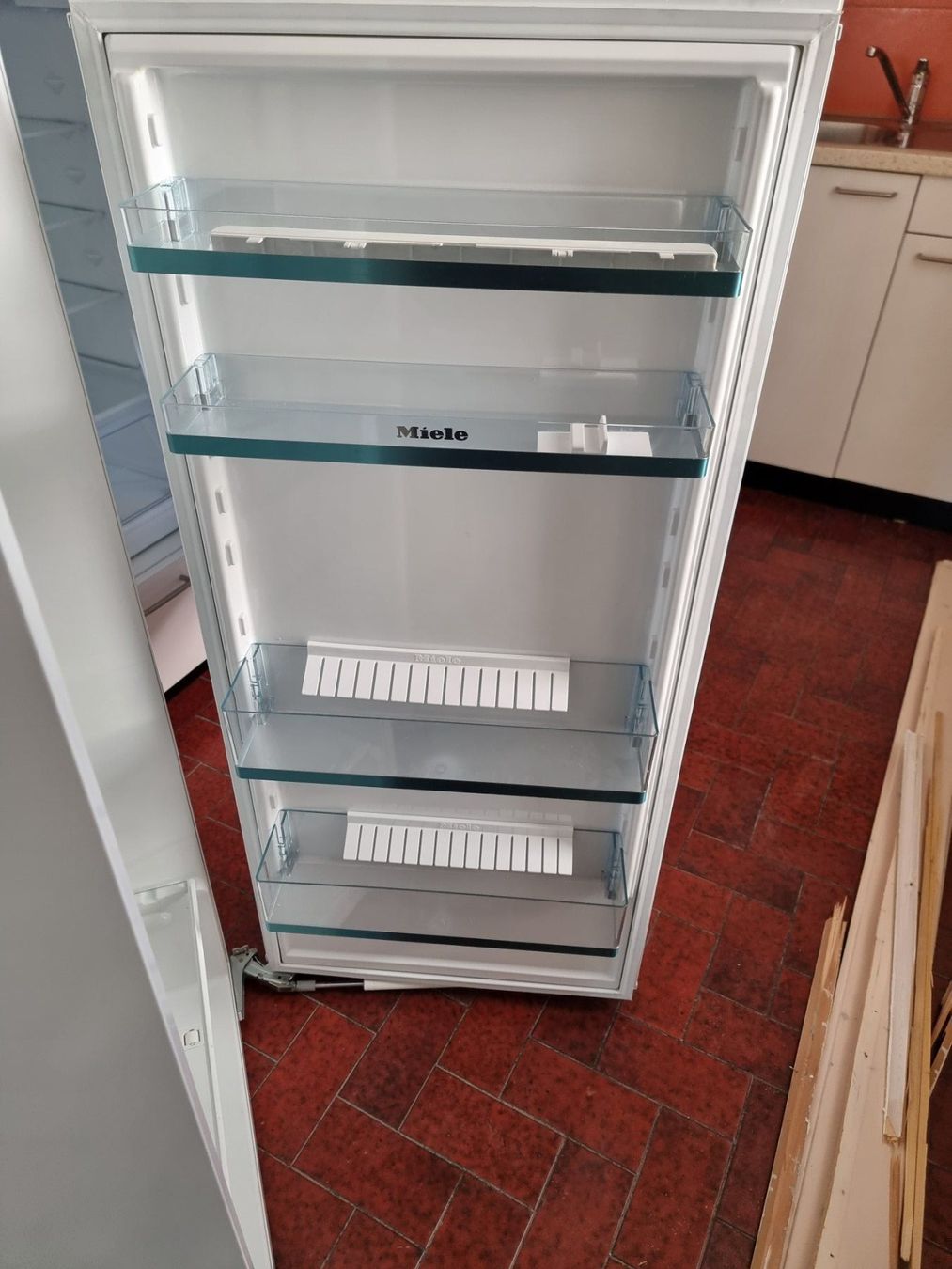 Miele Frigoriferi: Frigo  Miele en excellent état à vendre – Usato da Neuchâtel venduto da cle_j6qj 1