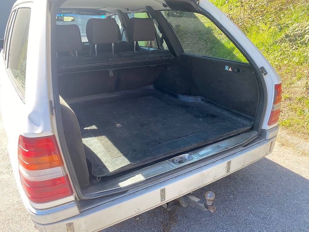 Mercedes-Benz Automobili: Mercedes Benz E200 W124 – Difettoso da Ardon venduto da a_laroyale 4