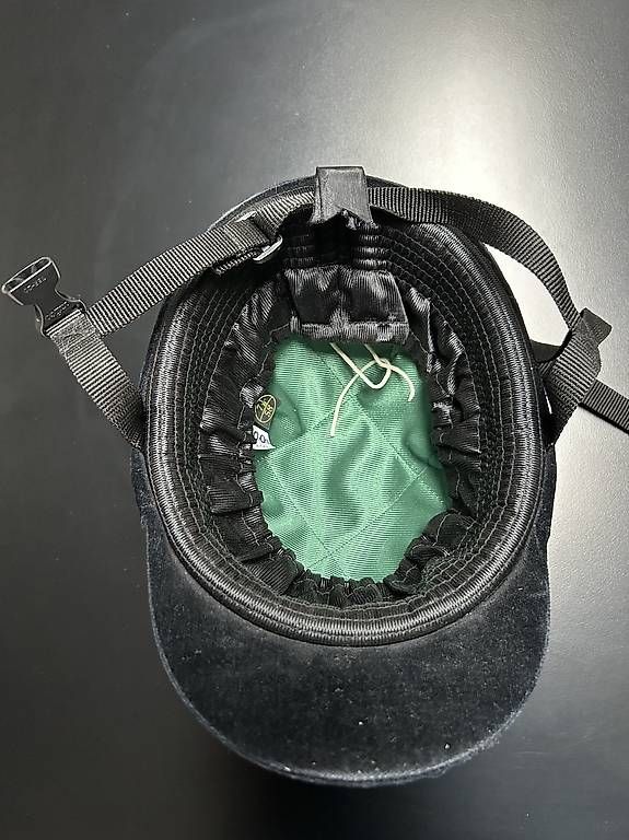 Caschi: Casco cap per equitazione ragazza/o – Usato da Tegna venduto da kainone1 3