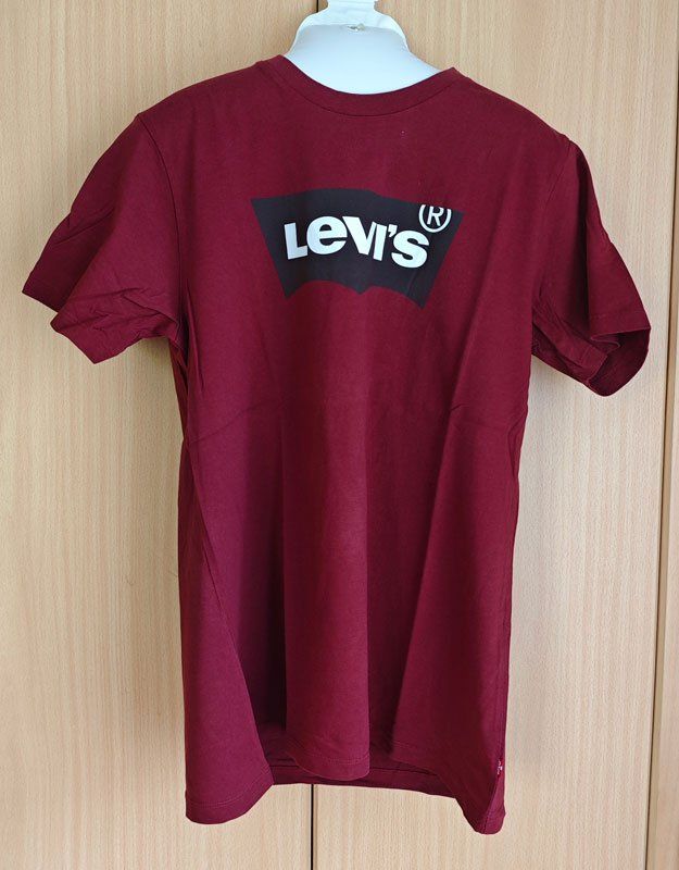 Levi's T-shirt: Levi's T-Shirt Grösse M – Nuovo (secondo la descrizione) da St.Gallen venduto da Pheban