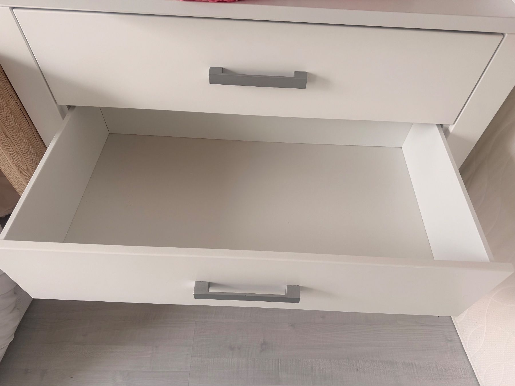 Tables à langer & accessoires: Wickelkommode mit Grossen Schubladen – D'occasion à Niederurnen par Carbon21 2