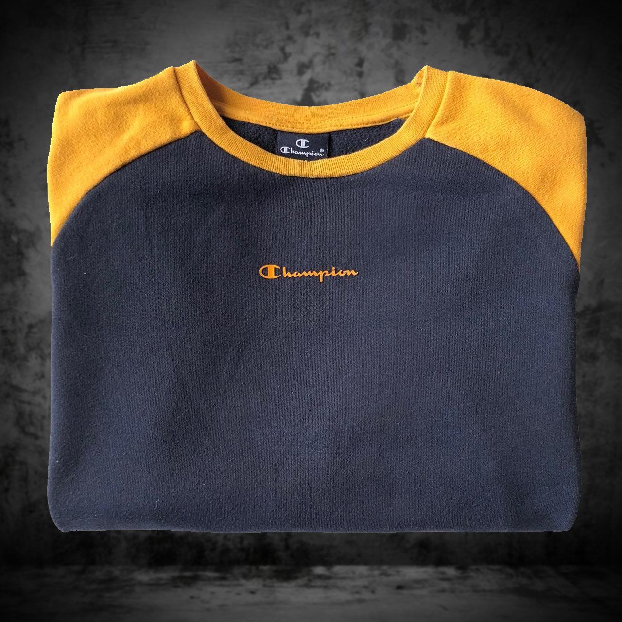 Champion Pulls et sweat-shirts: Pull Champion Black Boy XL – D'occasion à Genève par ang_7j7j 2