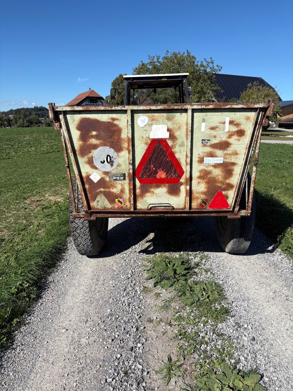 Autoribaltabili: Kipper, landwirtschaftlicher Anhänger – Usato da Zollikofen venduto da mei_6fff 2
