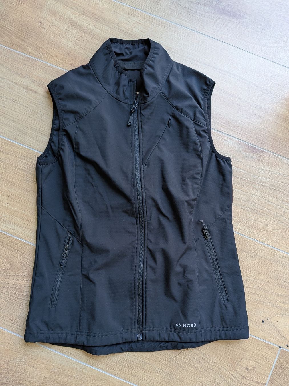 46 Nord Gilet & Giacche senza maniche: Outdoorweste Softshell 46 Nord – Nuovo (secondo la descrizione) da Eschenbach SG venduto da SanFranciscoCalifornia