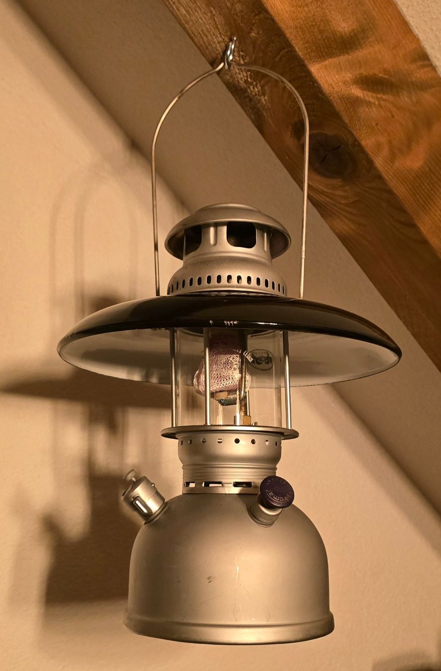 Petromax Lampen: Petromax Geniol Benzinlampe Schweizer Armee – Gebraucht aus Herzogenbuchsee von Revox25
