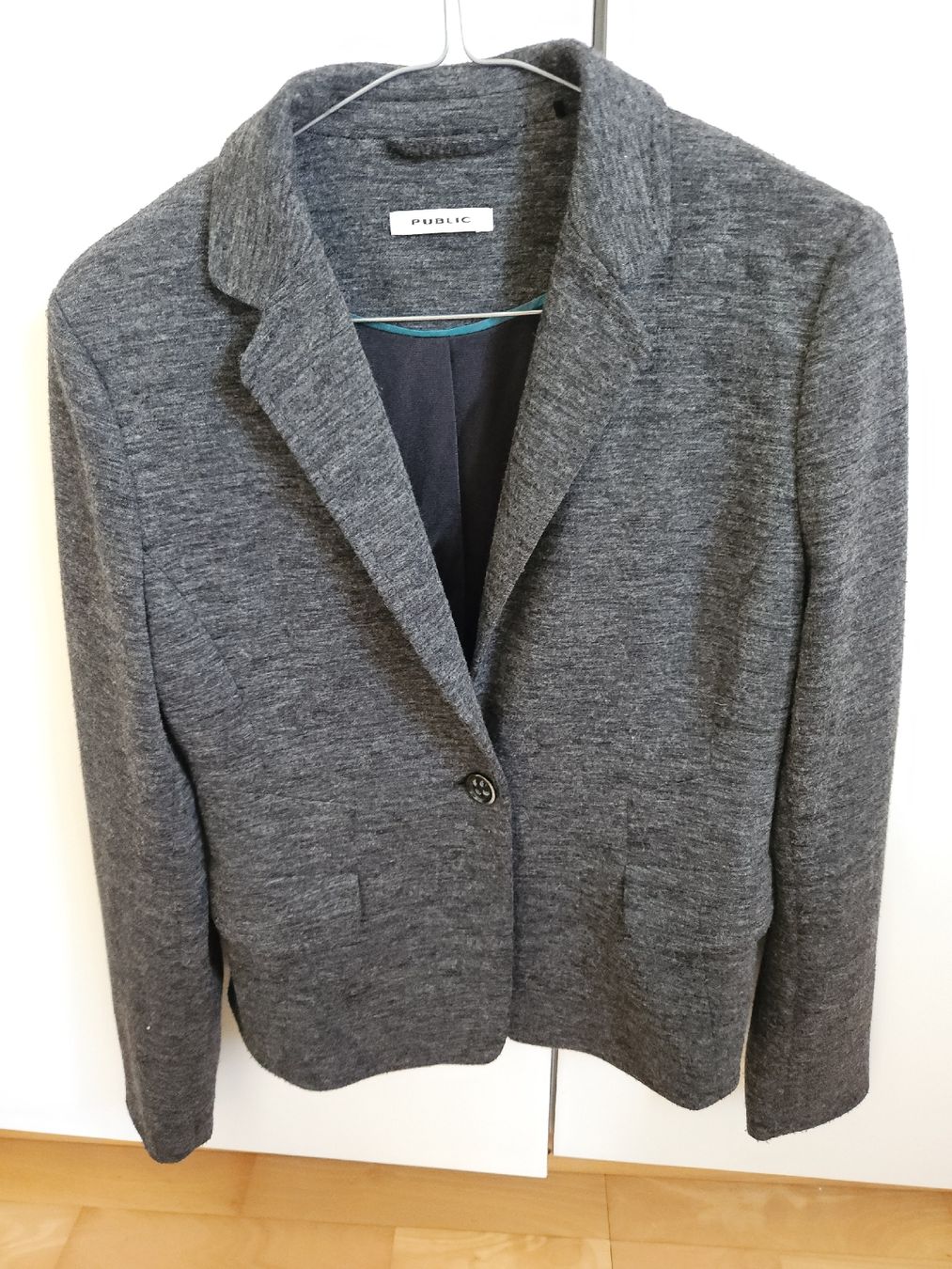 Vestes: Grauer Public Blazer, Grösse 38 – D'occasion à Urdorf par Colina