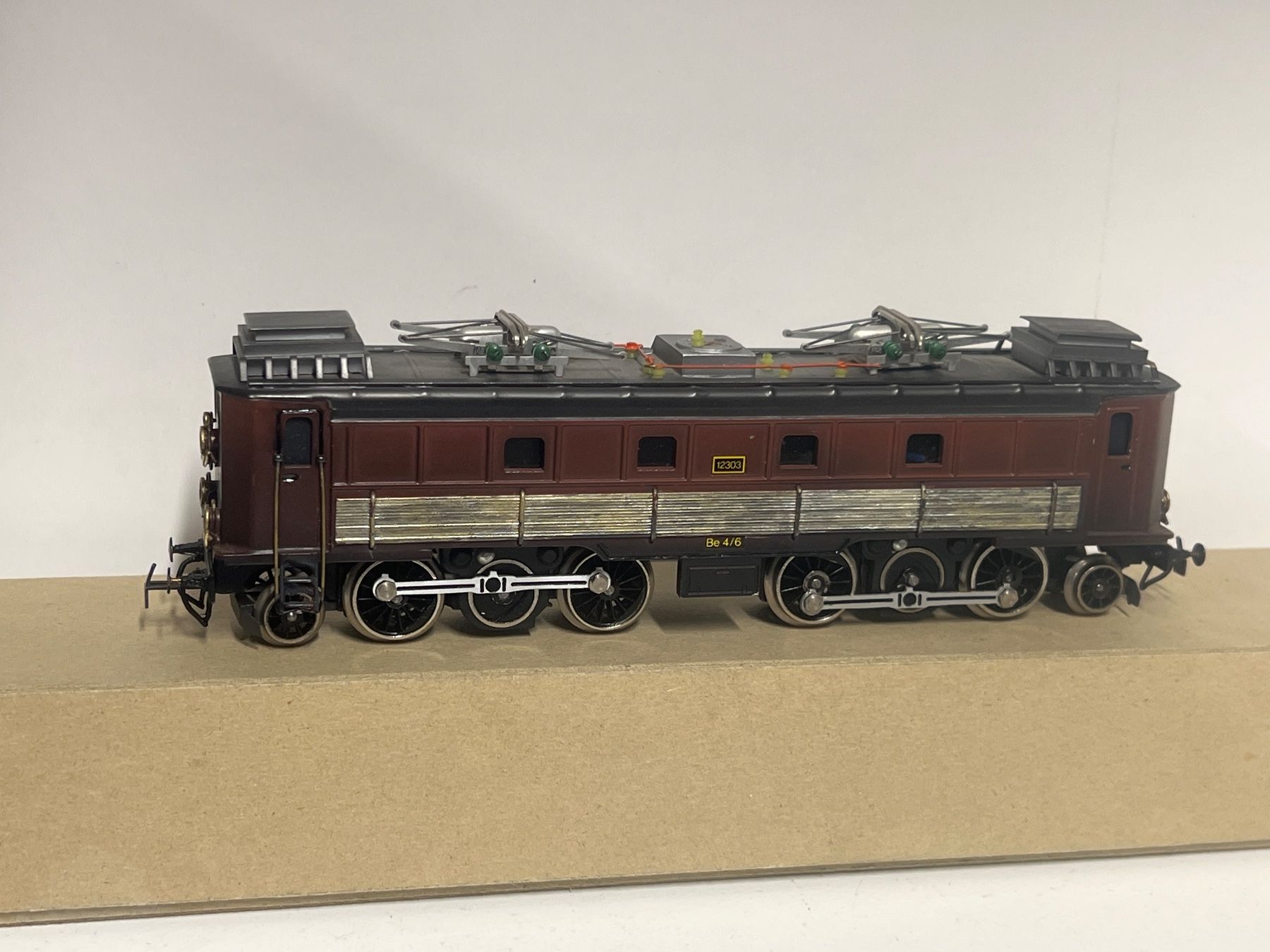Modellini di ferrovie: Swisstoys Be4/6 braun Messing H0/DC – Usato da Geroldswil venduto da TopTrain54