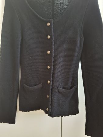 Schöne Strickjacke, evt. f. Oktoberfest,Versand auch möglich