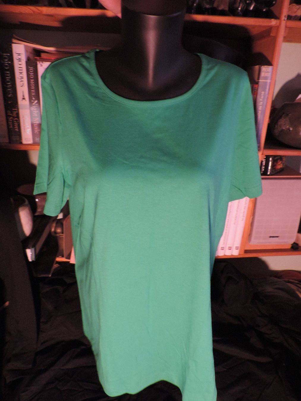 Lotti di vestiti: 2 t-shirt noir et vert – Usato da Genève venduto da Axelle333 9