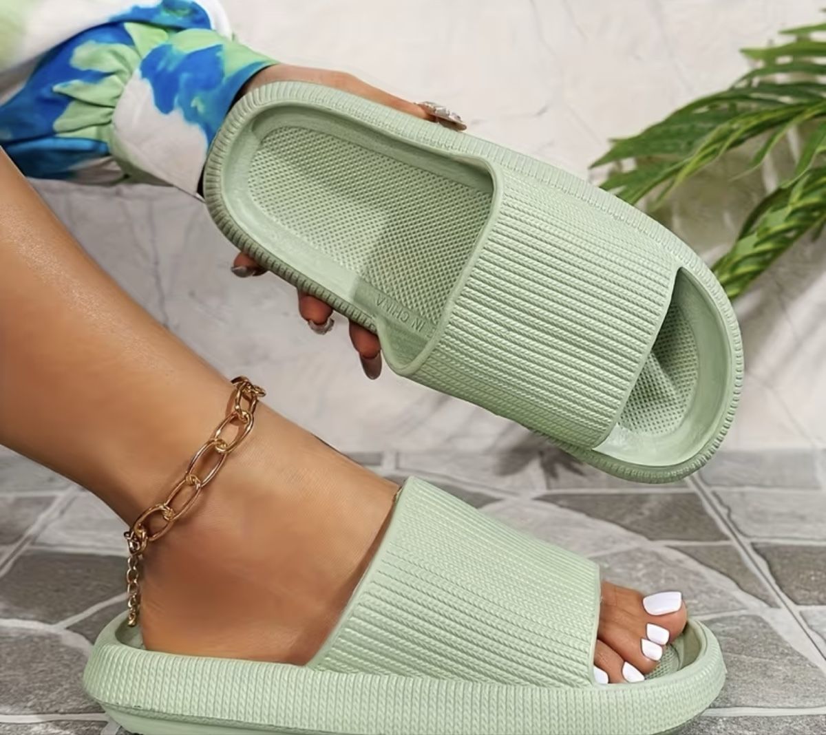 Chaussures femmes: Hausschuhe – Neuf avec emballage d'origine à Schwarzenbach LU par sliin420